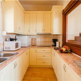 5 bedroom villa with pool, near Acharavi, sleeps 9